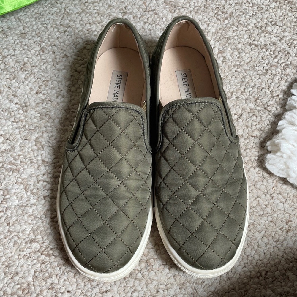 Steve Madden slip ons
